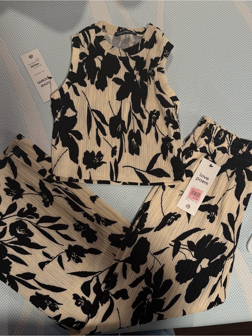 Cream & Black Floral Wide-Leg Pants Set